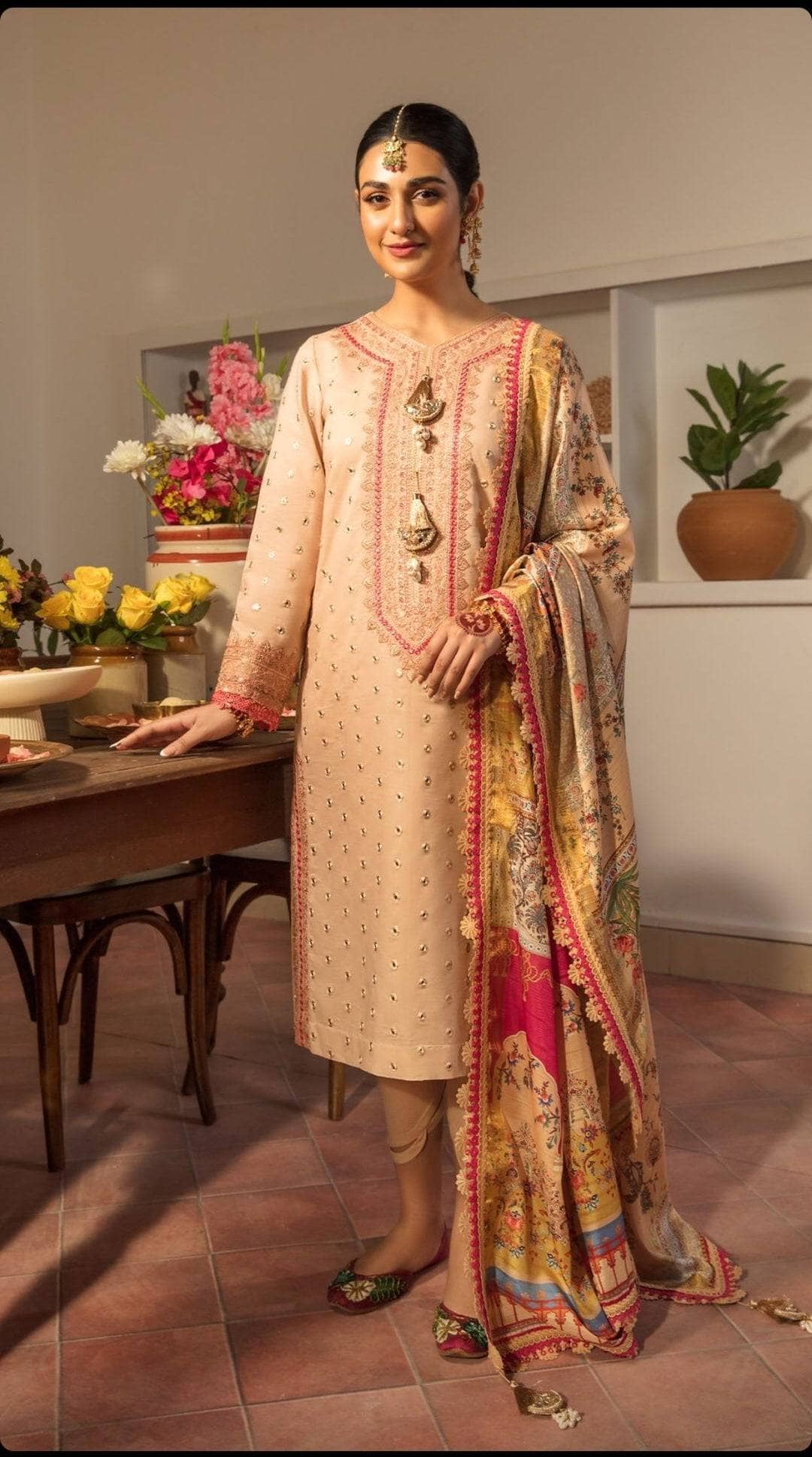 img_rang_rasiya_lawn_23_awwal_boutique