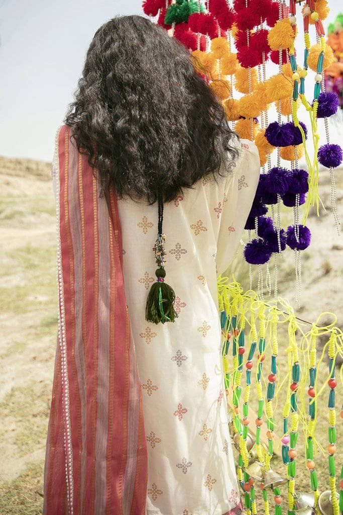 img_q_line_by_qalamkar_luxury_lawn_2021_awwal_boutique