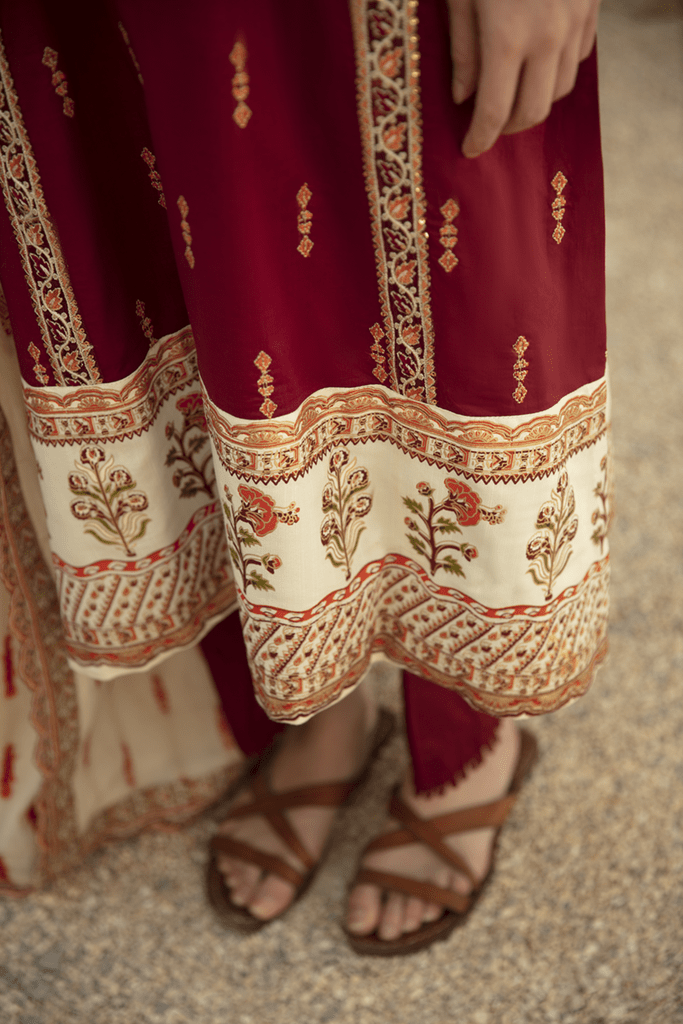 img_q_line_by_qalamkar_luxury_lawn_2021_awwal_boutique