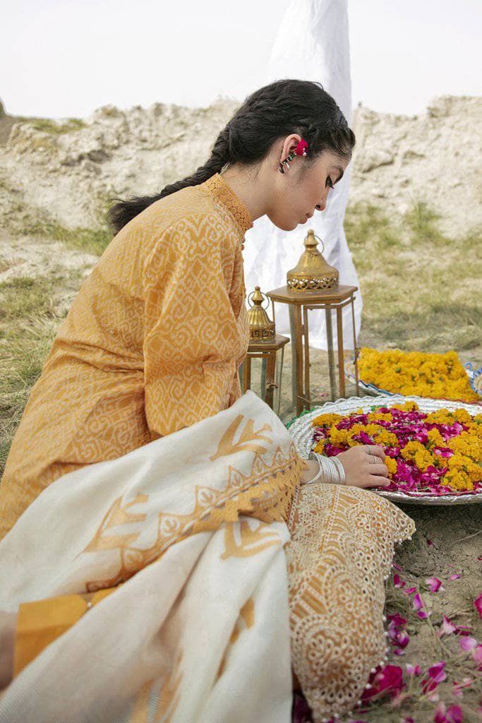 img_q_line_by_qalamkar_lawn_2021_awwal_boutique