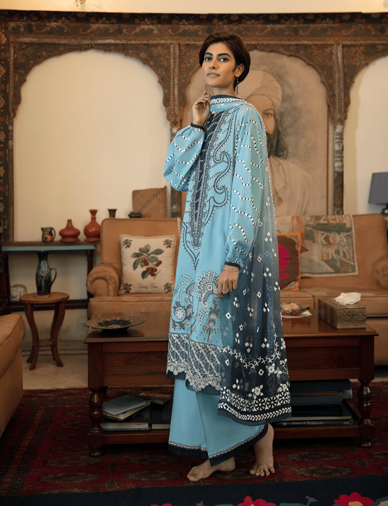 img_q_line_by_qalamkar_luxury_lawn_2021_awwal_boutique
