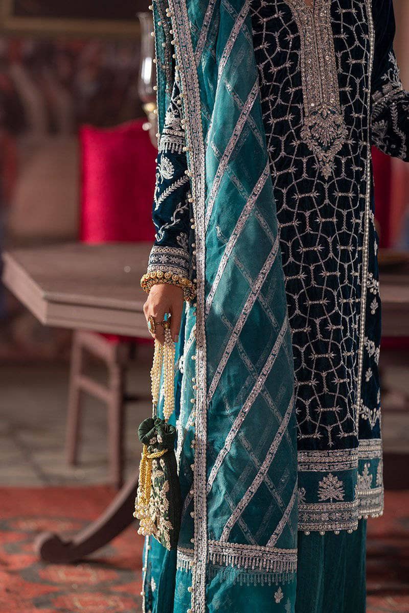 img_mushq_tehzeeb_velvet_edition_awwal_boutique