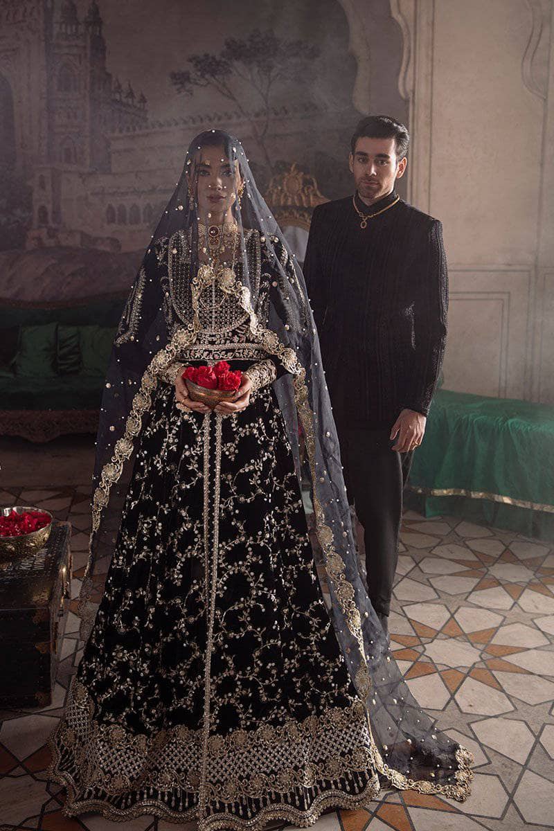 img_mushq_tehzeeb_velvet_edition_awwal_boutique