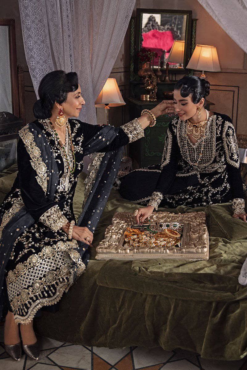 img_mushq_tehzeeb_velvet_edition_awwal_boutique