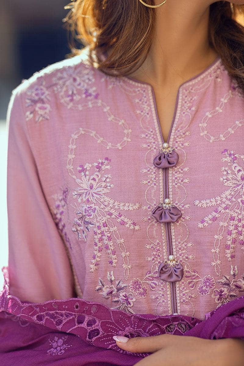 Img_mushq_broadway_awwal_boutique