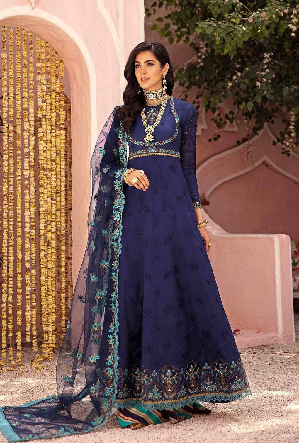 img_saadia_asad_eid_chikankari_lawn_2021_awwal_boutique