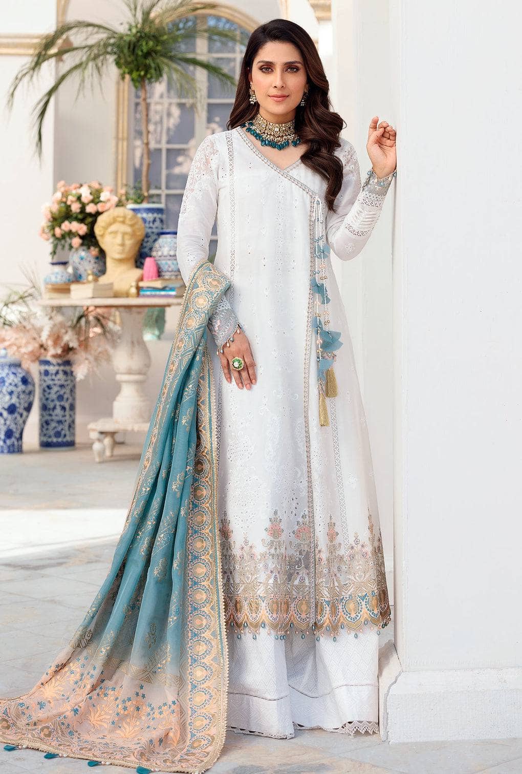 img_saadia_asad_chikankari_lawn_22_awwal_boutique