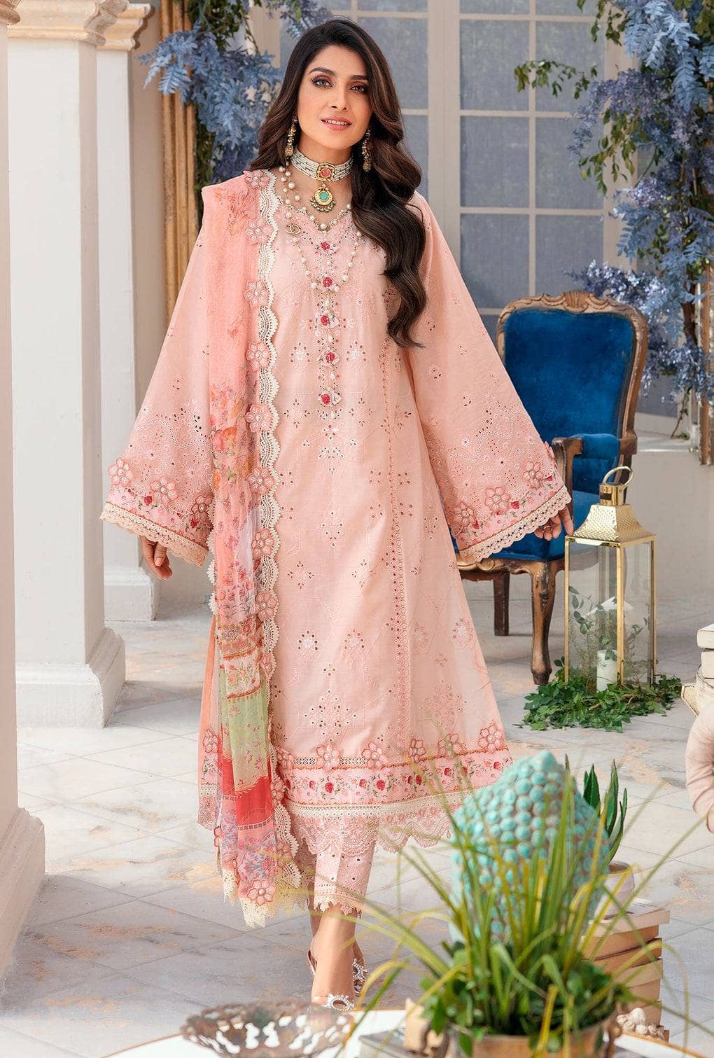 img_saadia_asad_chikankari_lawn_22_awwal_boutique