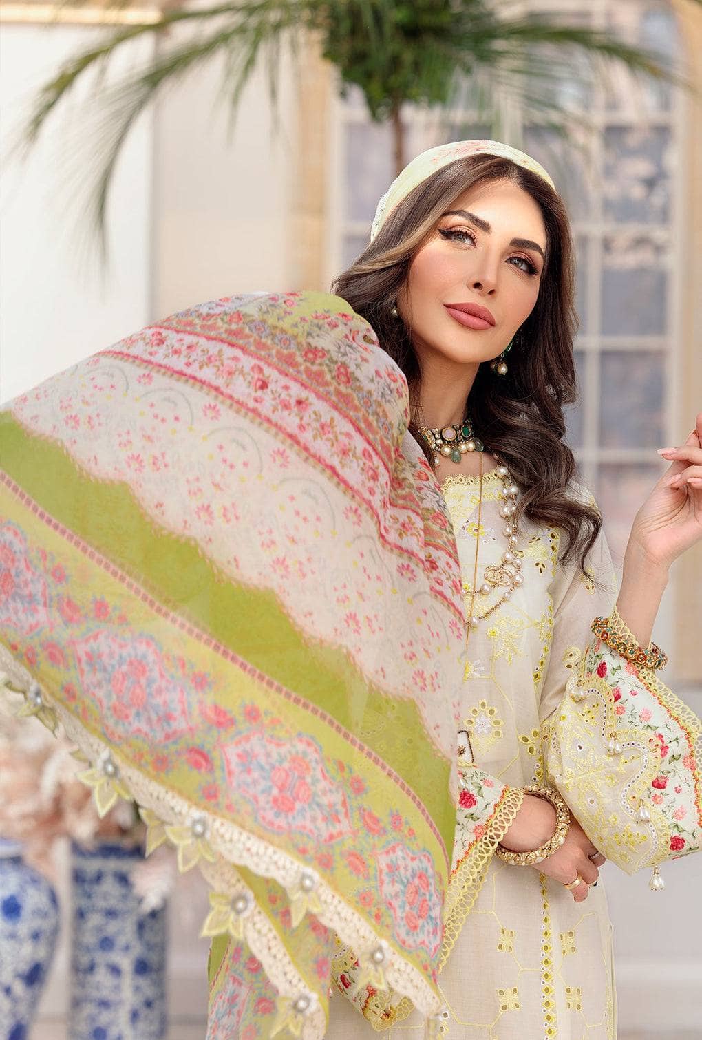 img_saadia_asad_chikankari_lawn_22_awwal_boutique