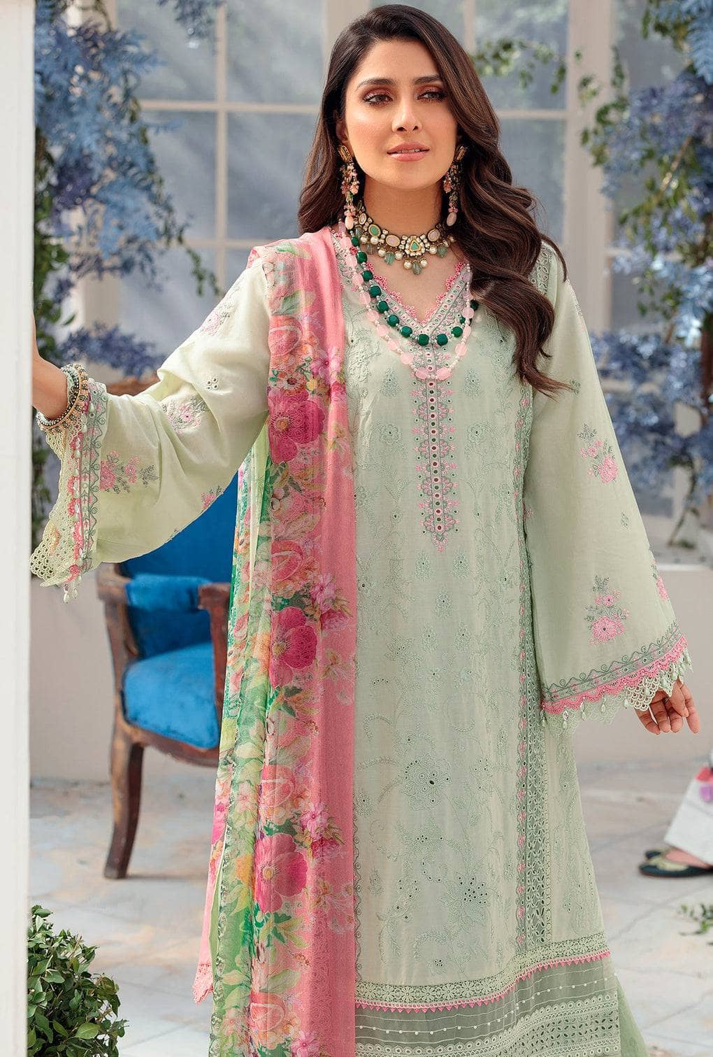 img_saadia_asad_chikankari_lawn_22_awwal_boutique