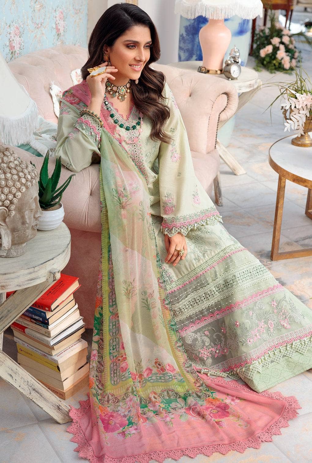 img_saadia_asad_chikankari_lawn_22_awwal_boutique
