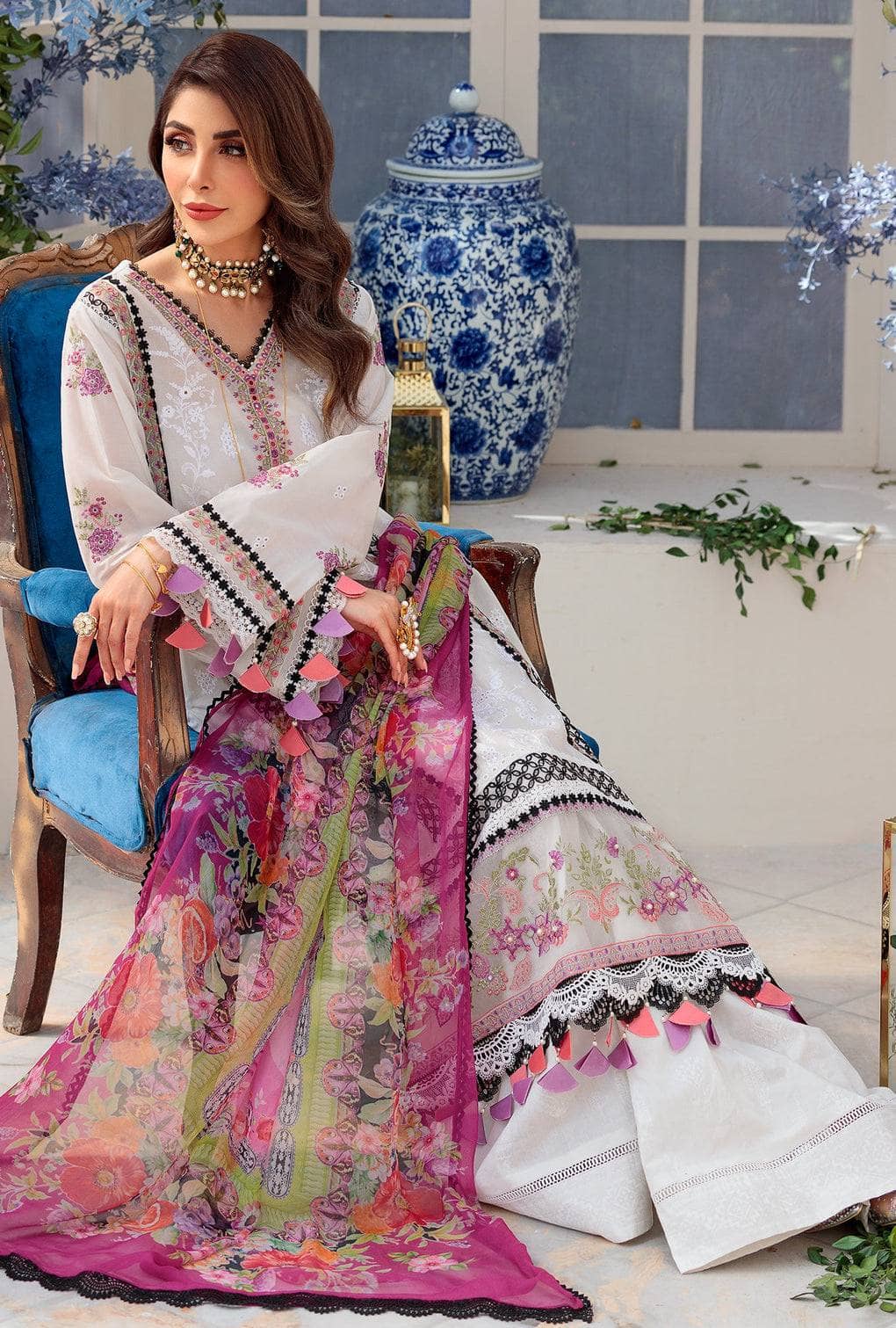 img_saadia_asad_chikankari_lawn_22_awwal_boutique