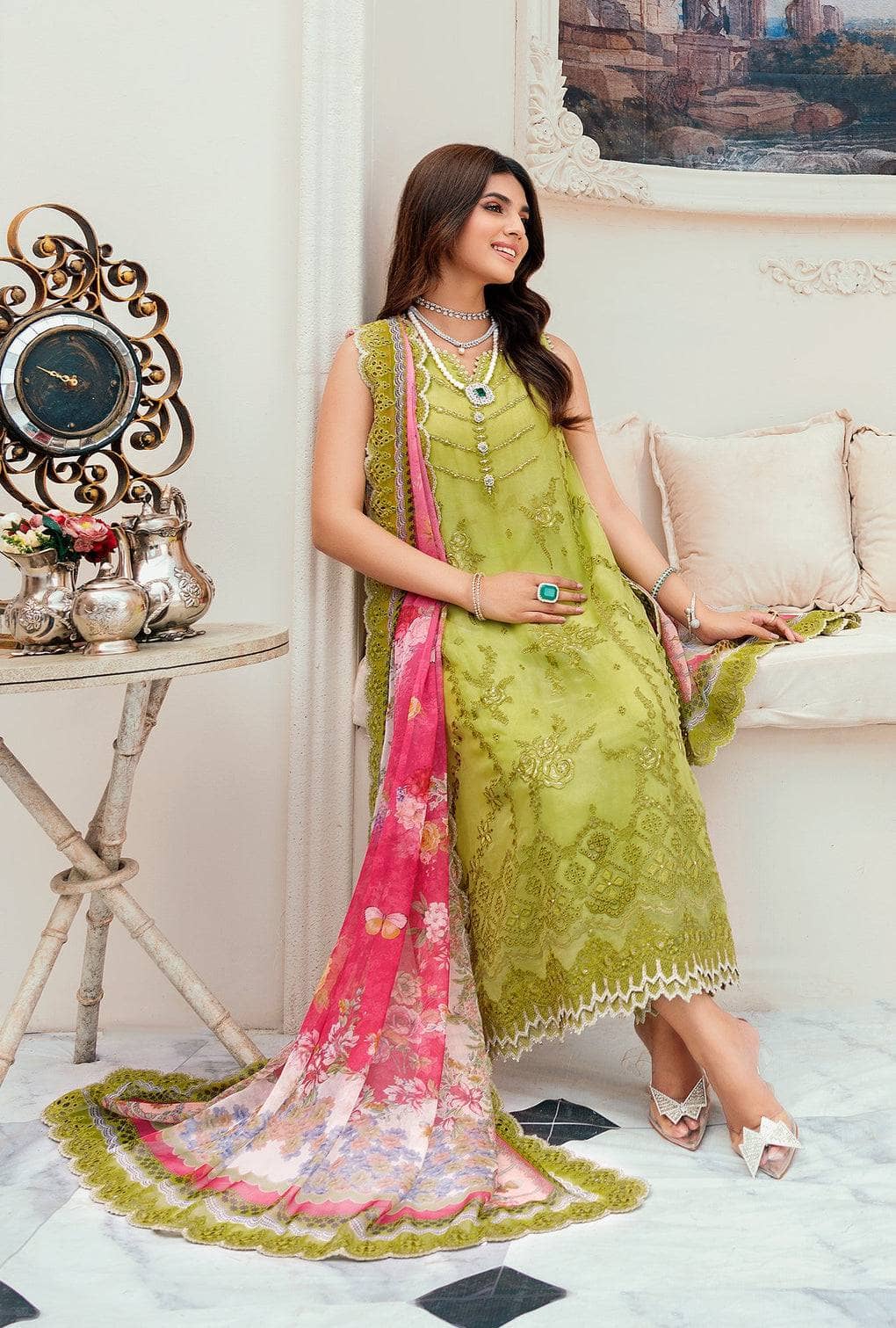 img_saadia_asad_laserkari_awwal_boutique