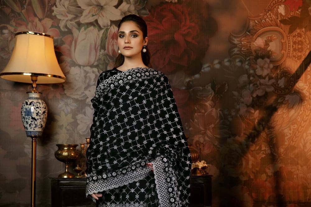 img_adans_libas_zari_velvet_winter_collection_awwal_boutique