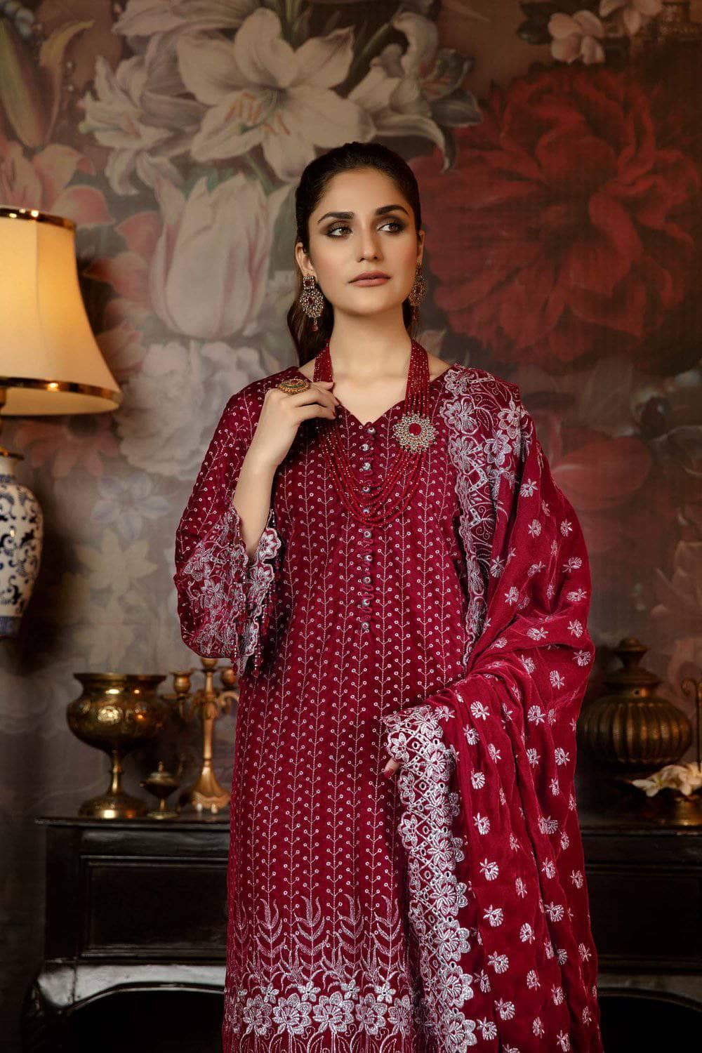 img_adans_libas_zari_velvet_winter_collection_awwal_boutique