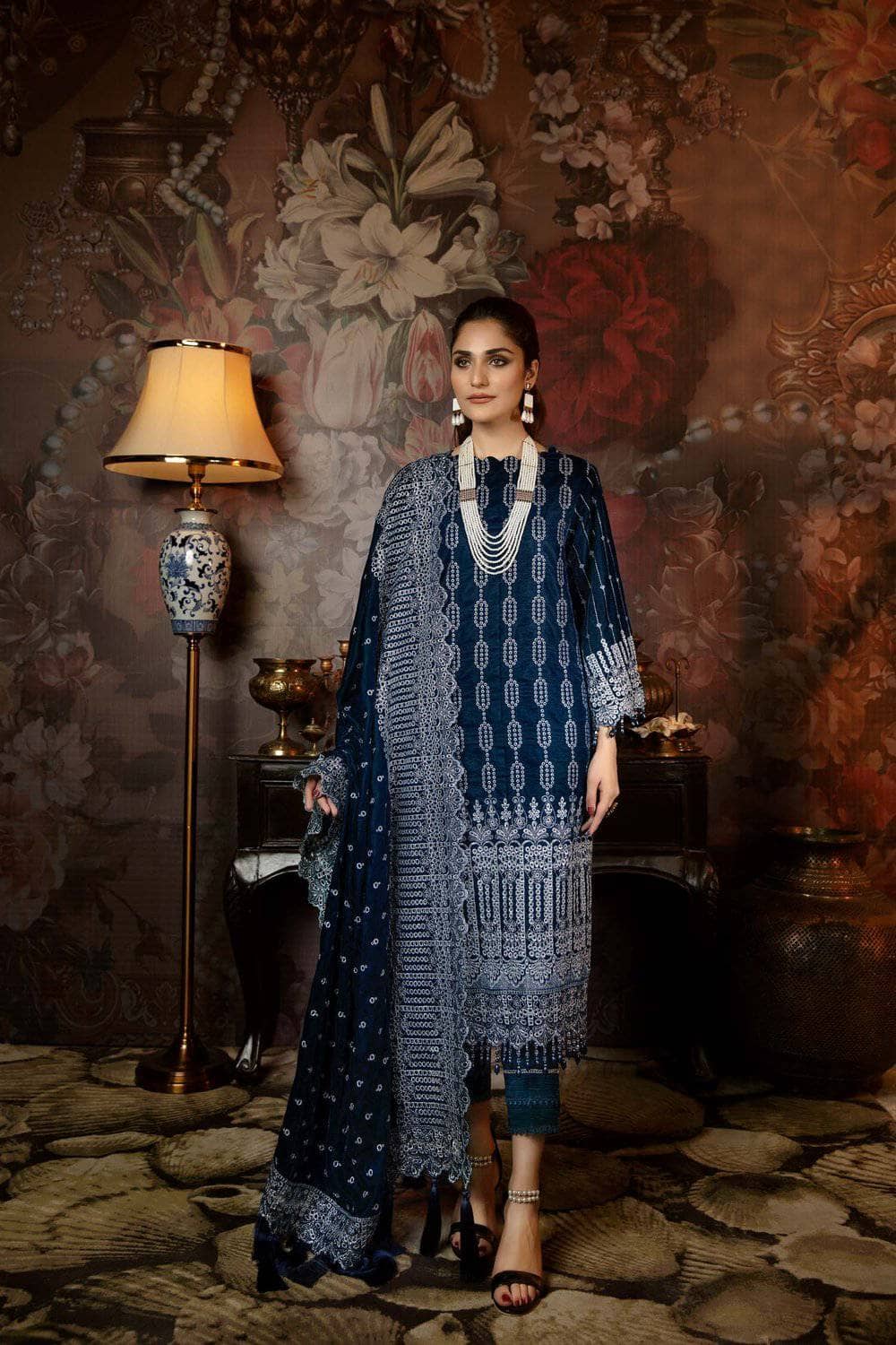 img_adans_libas_zari_velvet_winter_collection_awwal_boutique