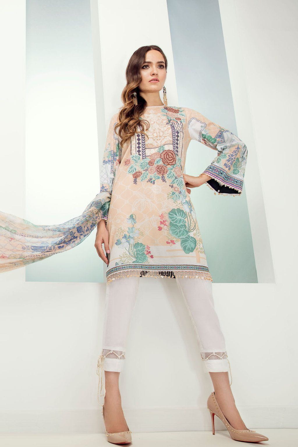 img_baroque_fuchsia_lawn_collection_awwal_boutique