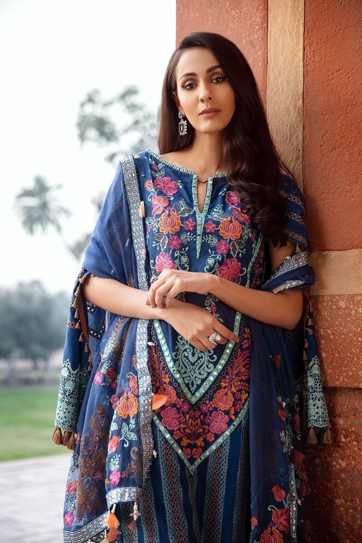 img_charizma_signature_lawn_collection_awwal_boutique