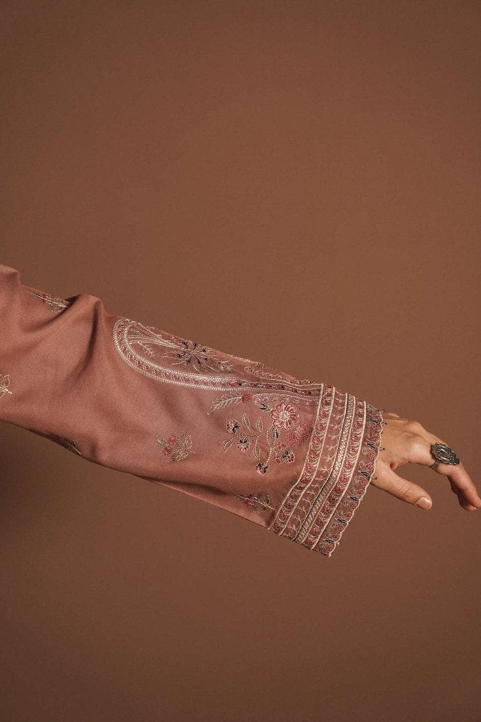 img_zara_shahjahan_winter_21_awwal_boutique