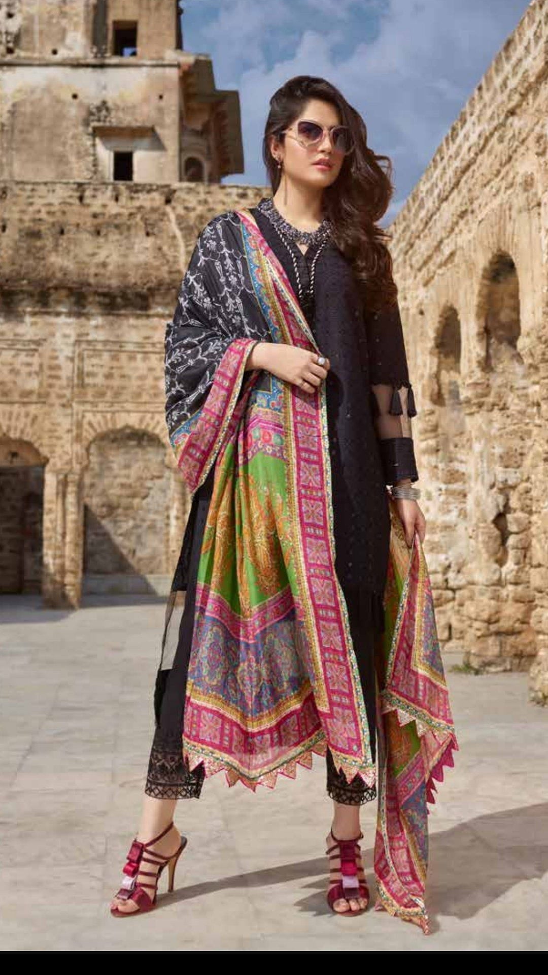 img_noor_textiles_chikankari_lawn_awwal_boutique