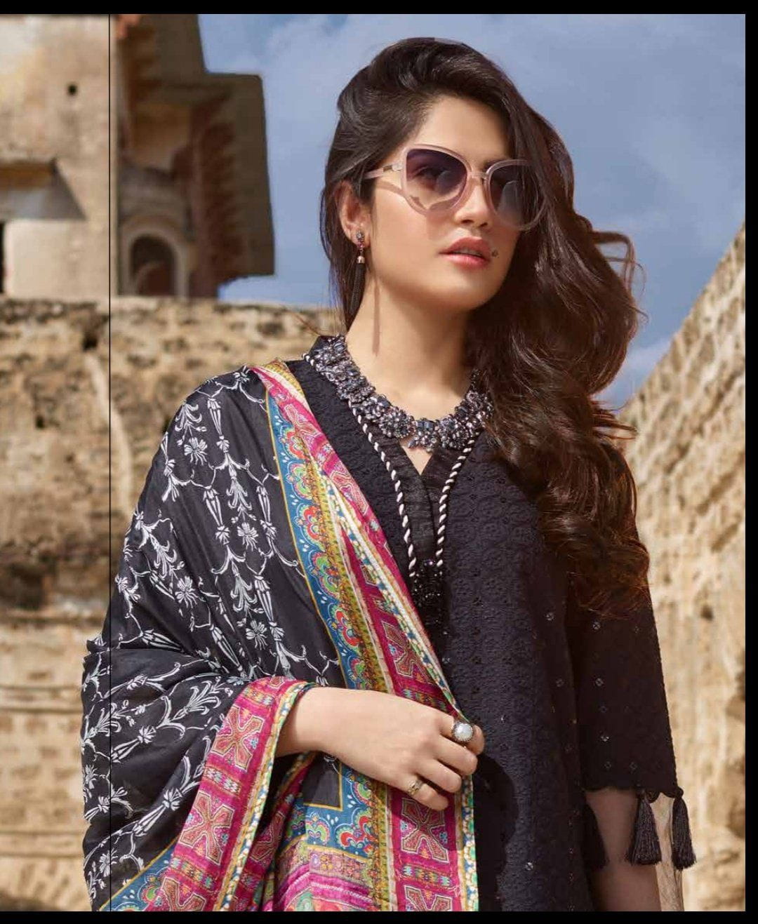 img_noor_textiles_chikankari_lawn_awwal_boutique