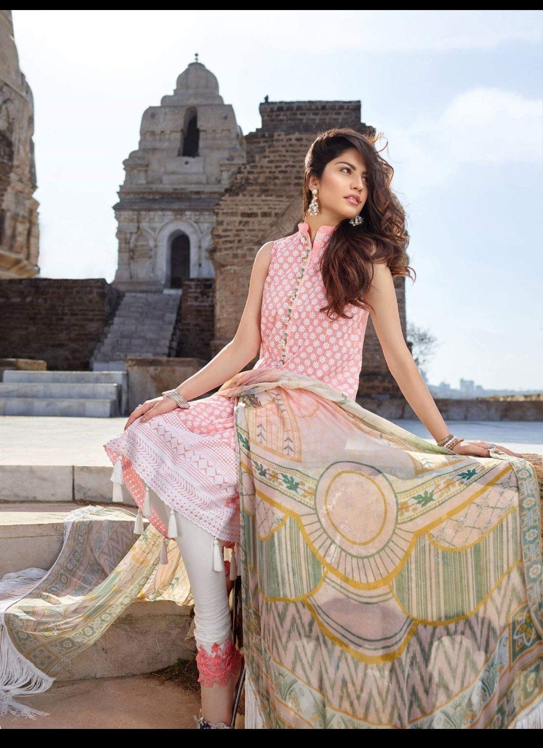 img_noor_textiles_chikankari_lawn_awwal_boutique