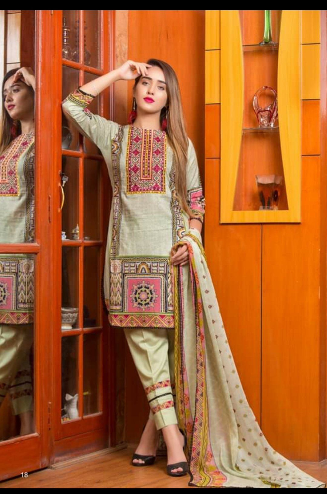 img_ruqayya_lawn_collection_awwal_boutique_open_pics