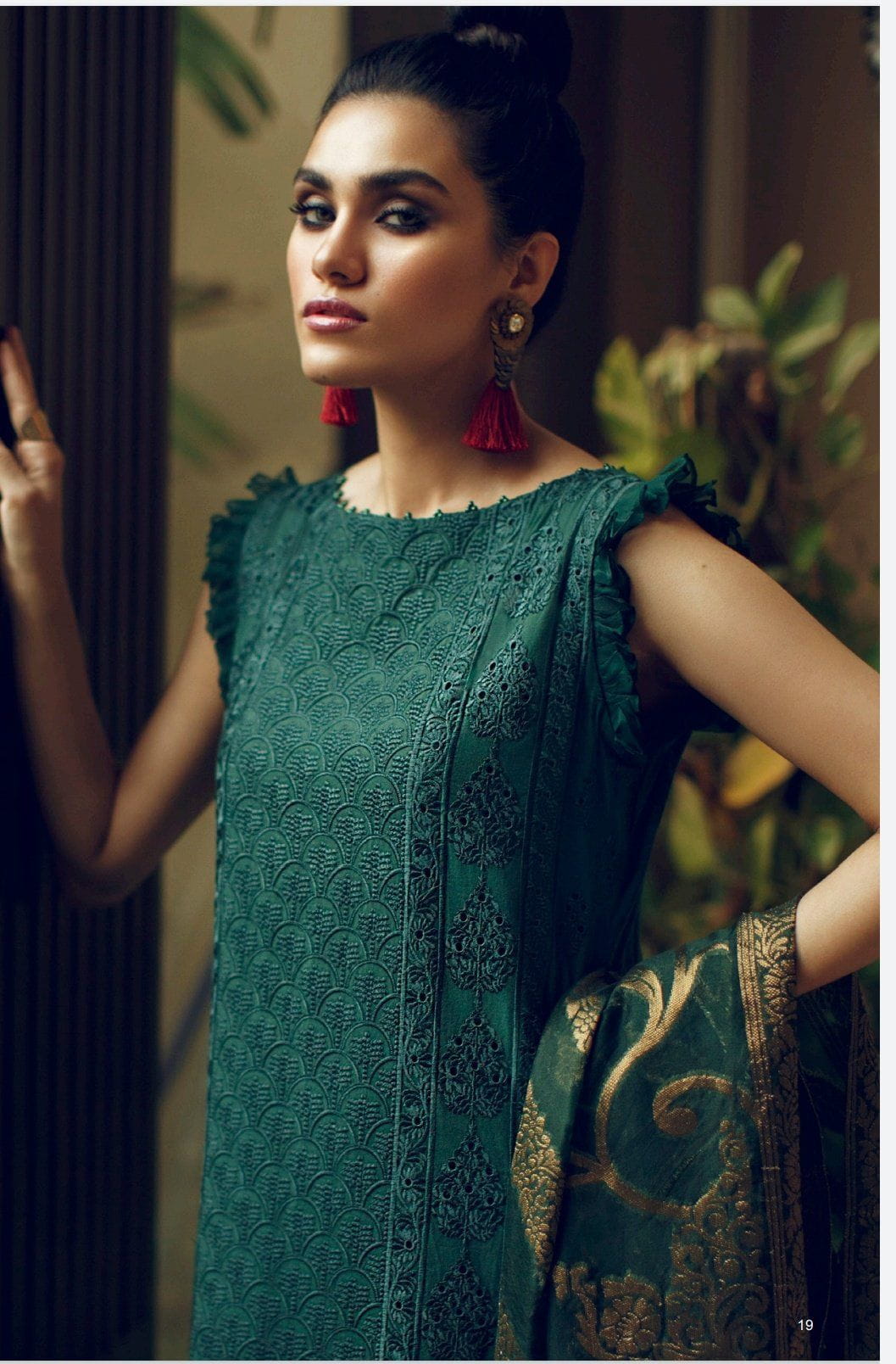 img_rouche_chikankari_lawn_collection_awwal_boutique