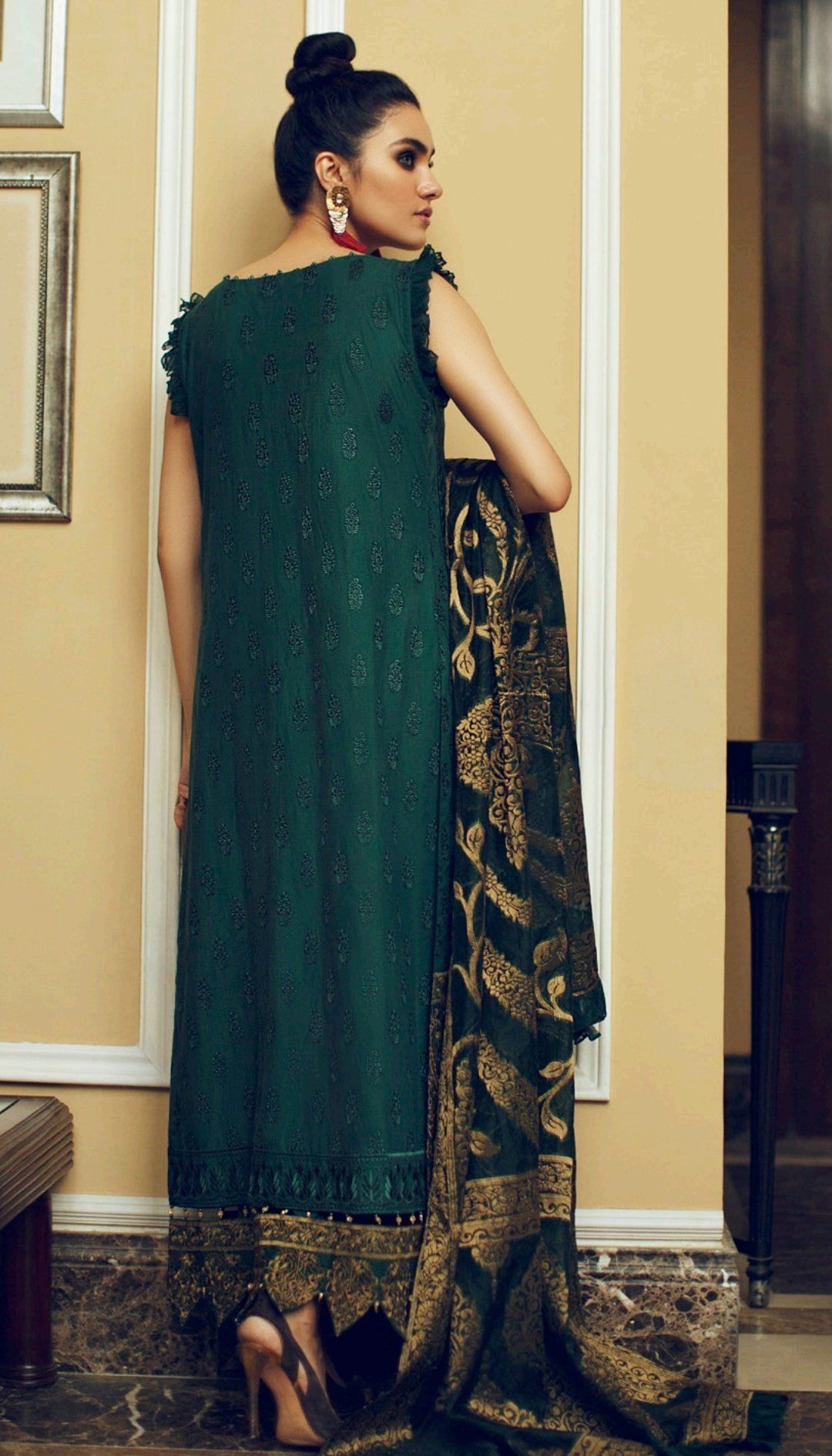 img_rouche_chikankari_lawn_collection_awwal_boutique