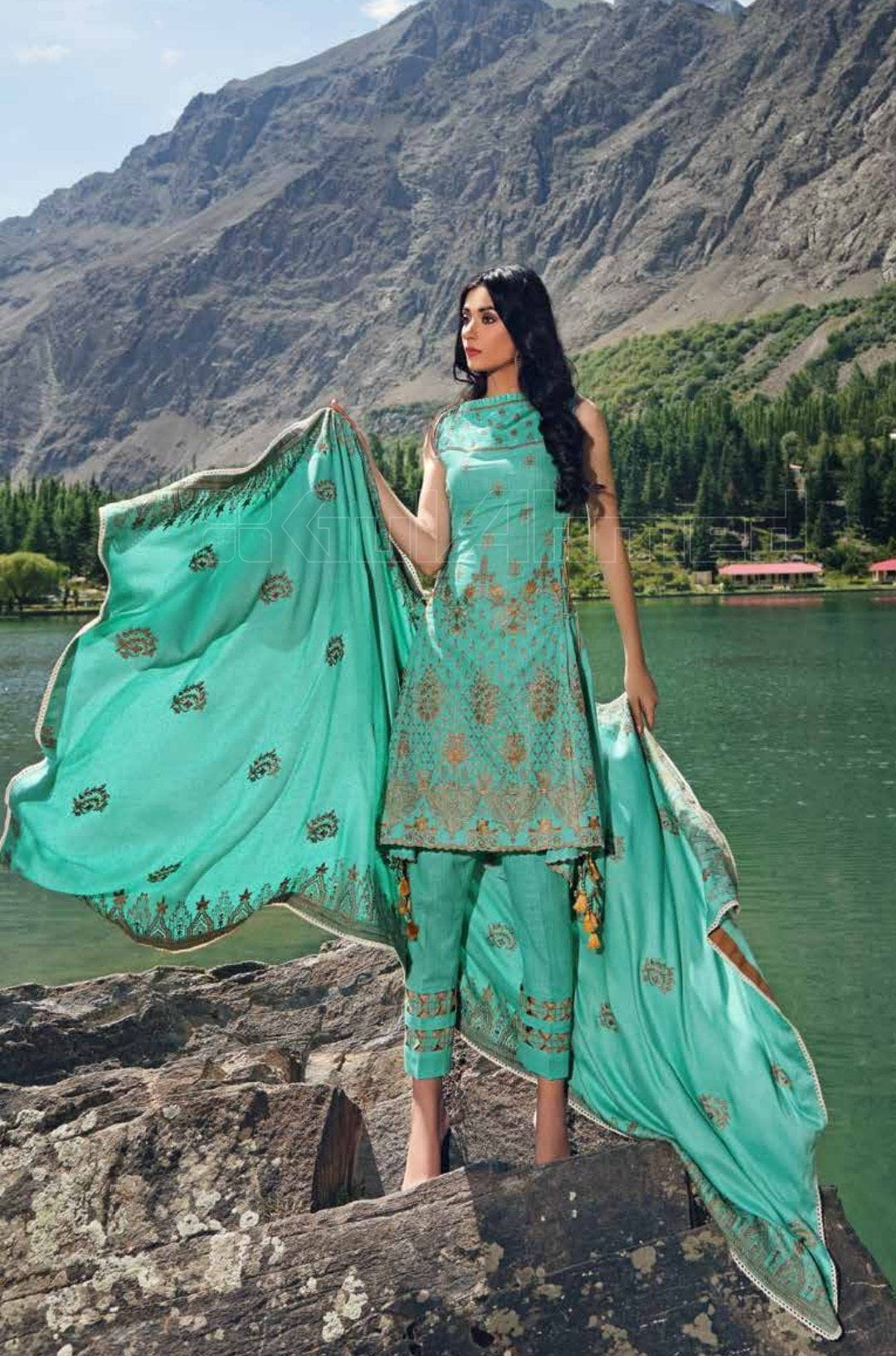 img_gul_ahmed_winter_collection_awwal_boutique