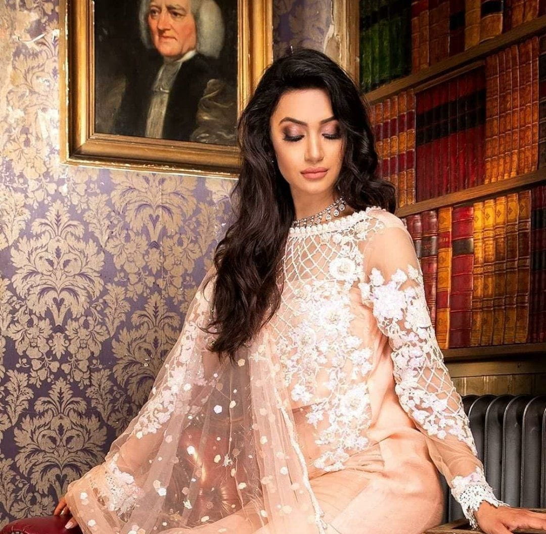 img_sobia_nazir_nayaab_chiffon_collection_awwal_boutique_lehanga