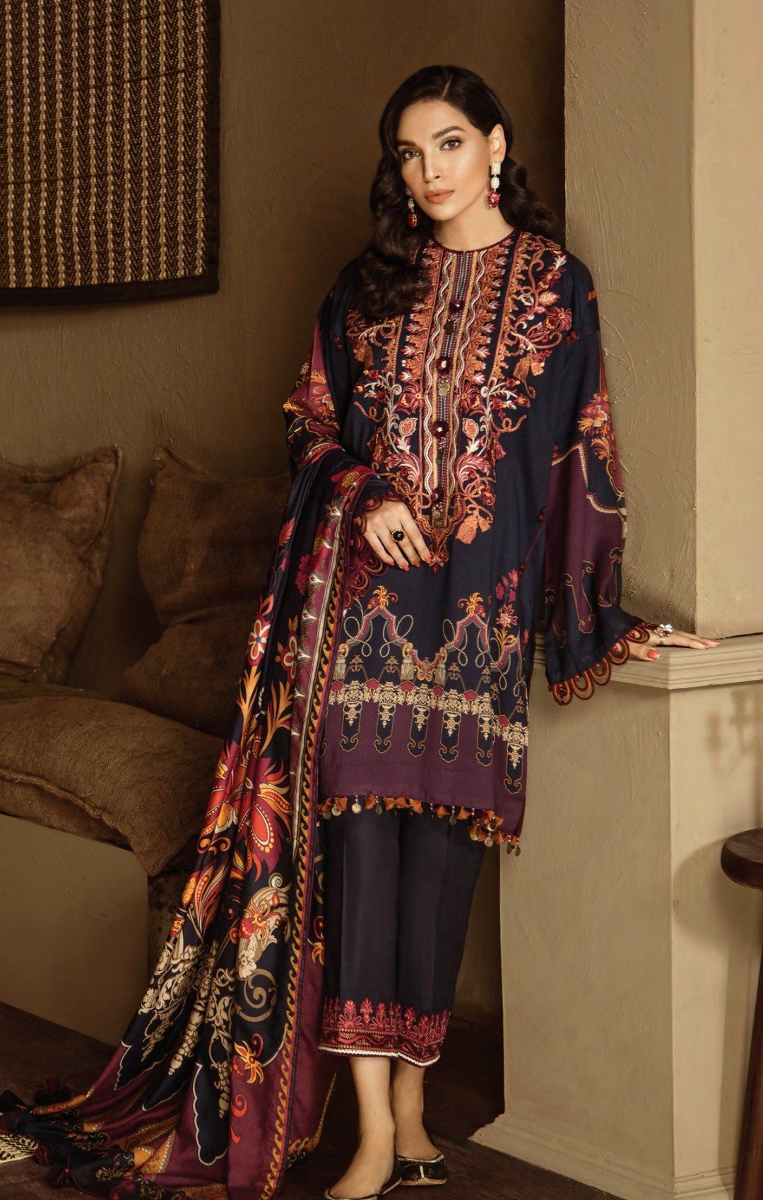 img_baroque_fuchsia_linen_collection_awwal_boutique