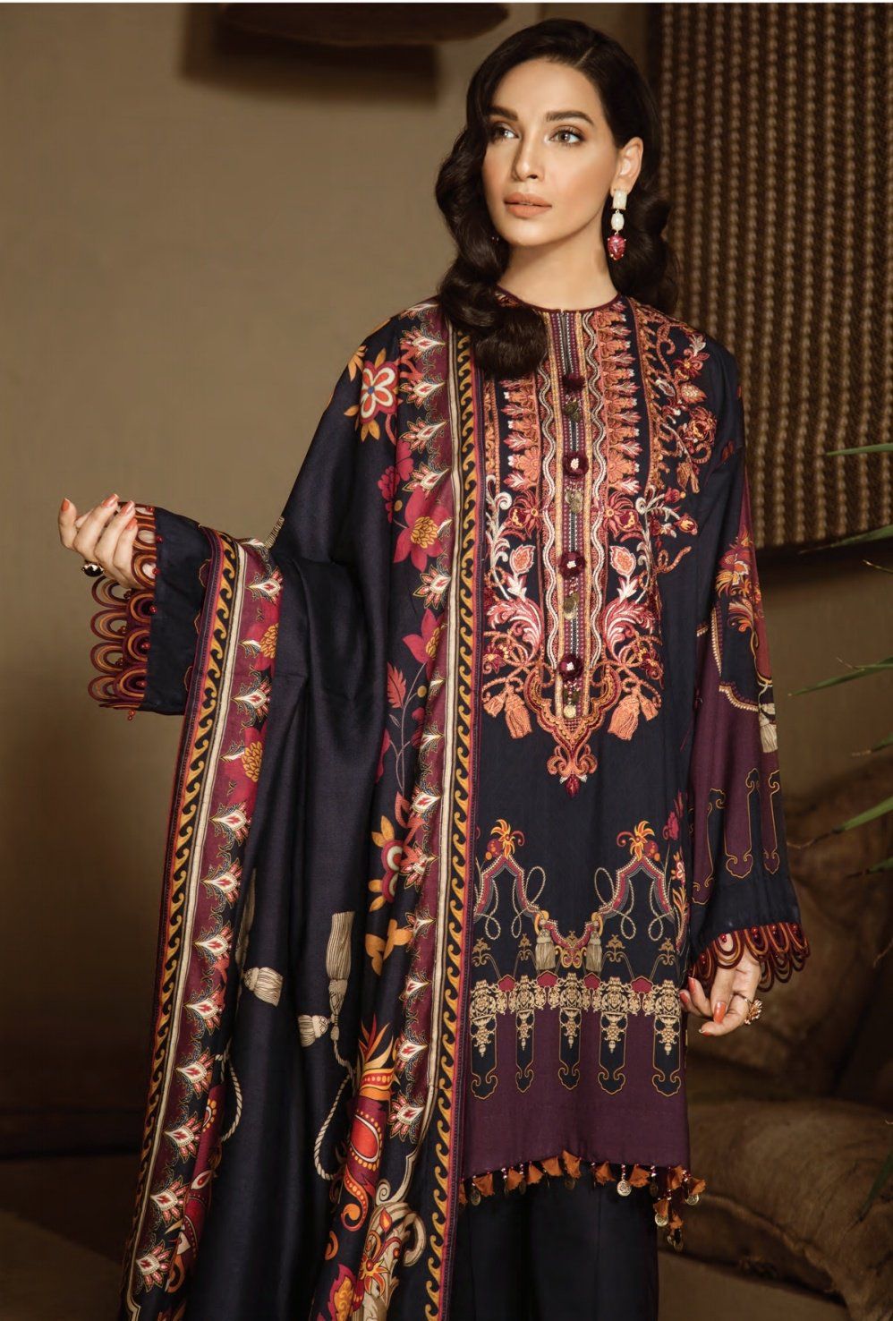 img_baroque_fuchsia_linen_collection_awwal_boutique