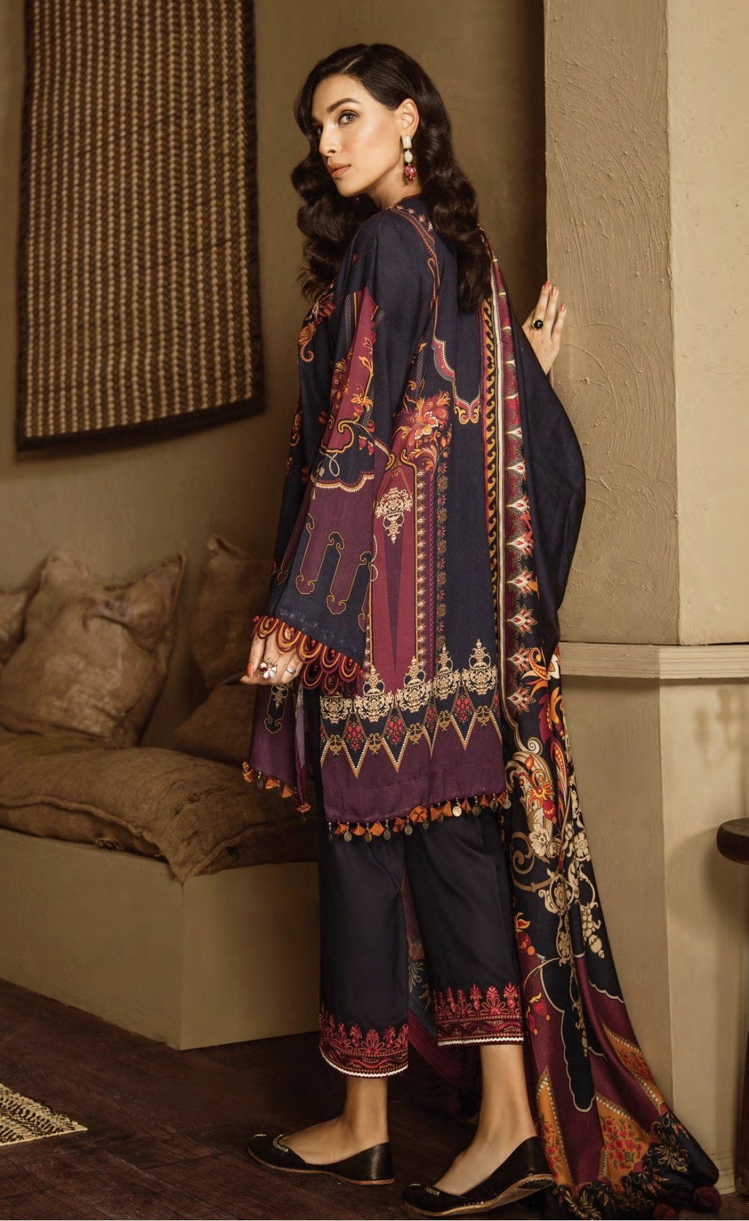 img_baroque_fuchsia_linen_collection_awwal_boutique