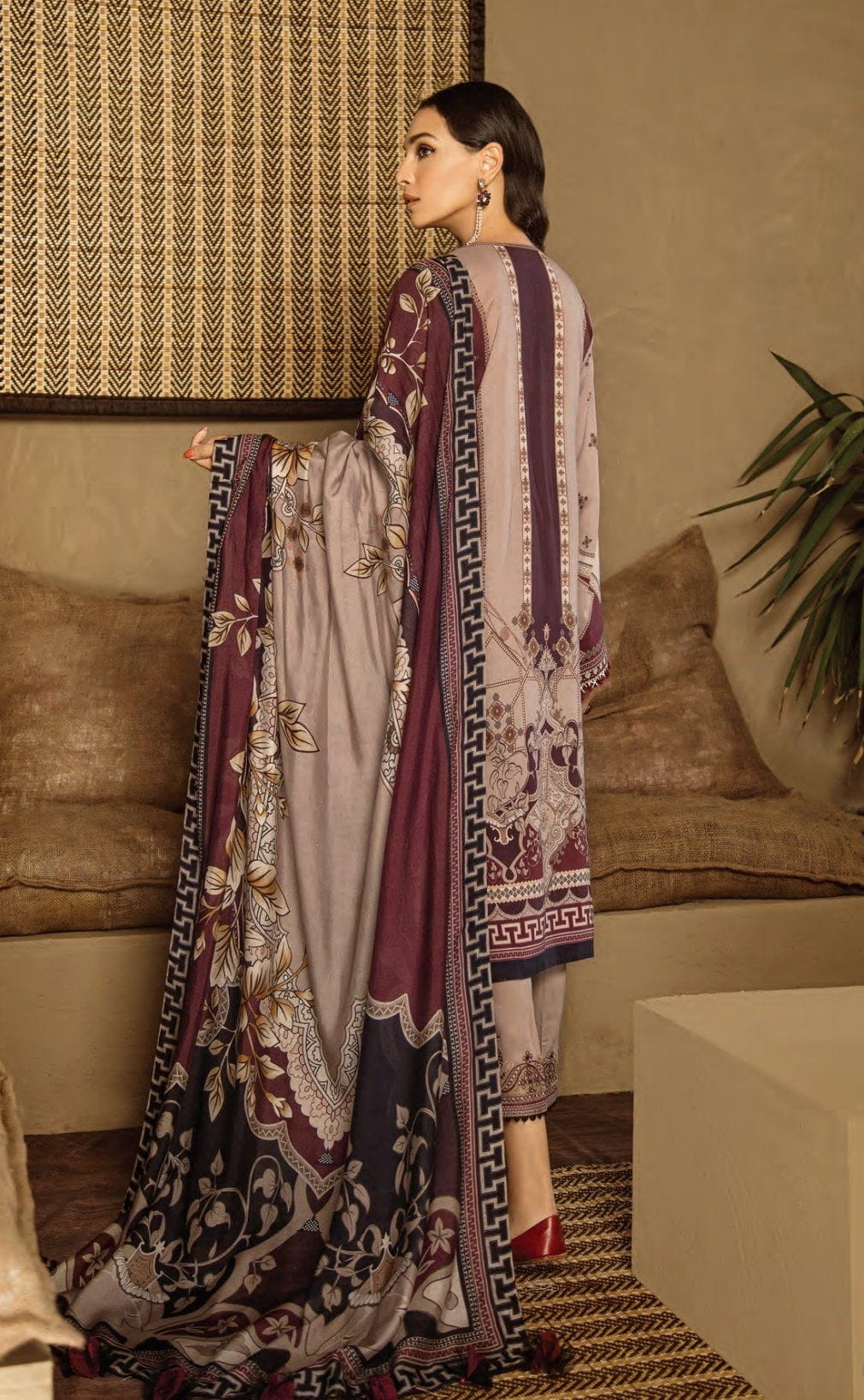 img_baroque_fuchsia_linen_collection_awwal_boutique