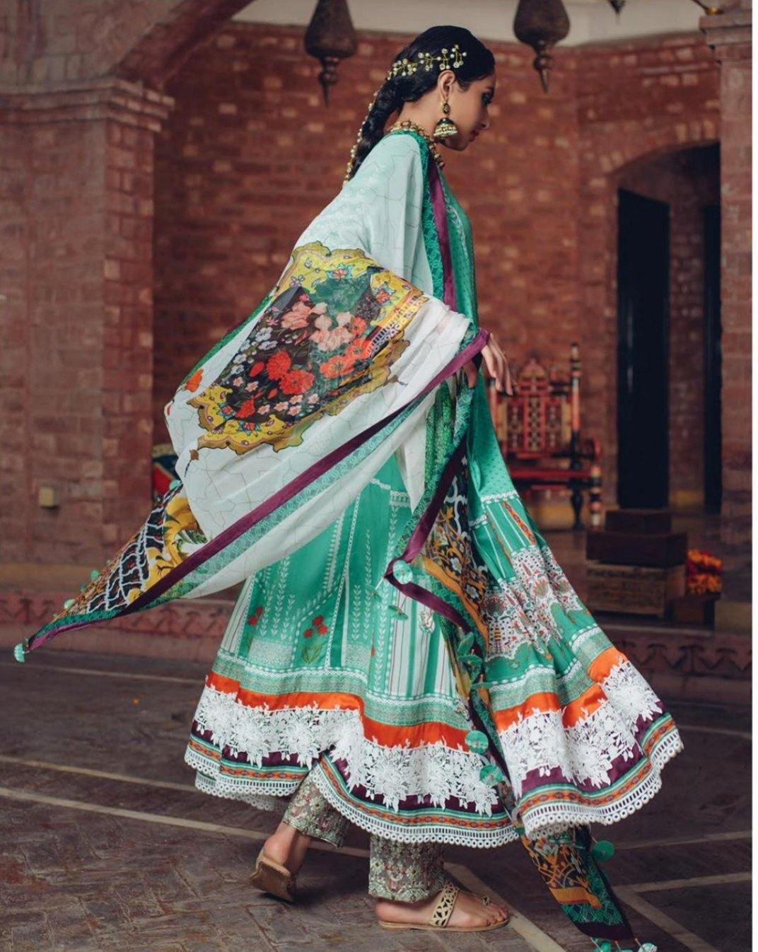 img_afsaneh_lawn_collection_awwal_boutique