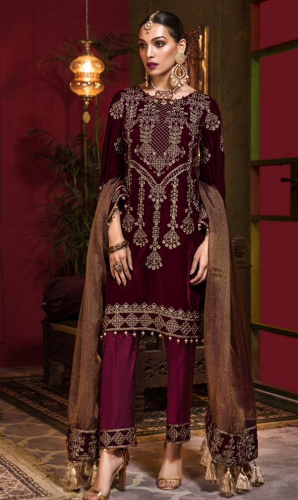 img_tehzeeb_by_mohagni_embroidered_velvet_wedding_collection_awwal_boutique