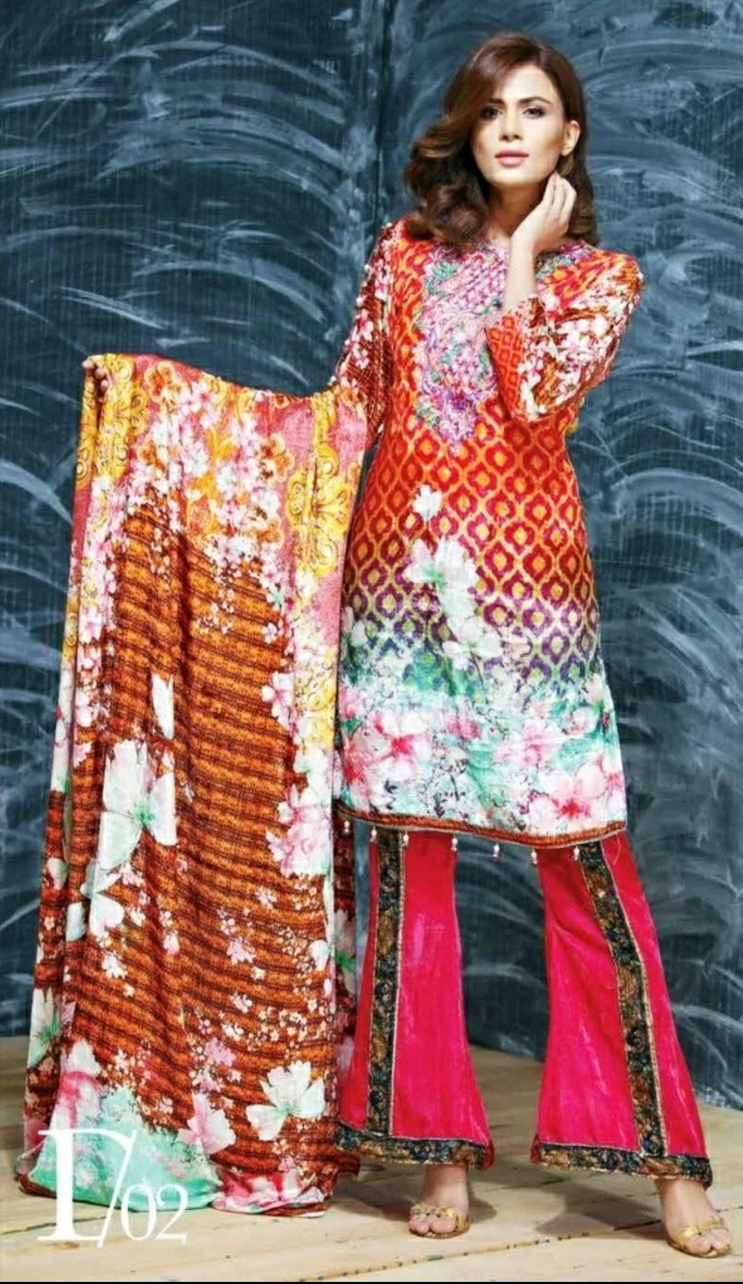 img_sanam_saeed_velvet_collection_awwal_boutique