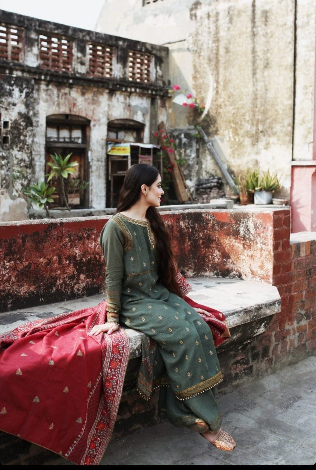 img_qalamkar_winter_shawls_collection_awwal_boutique