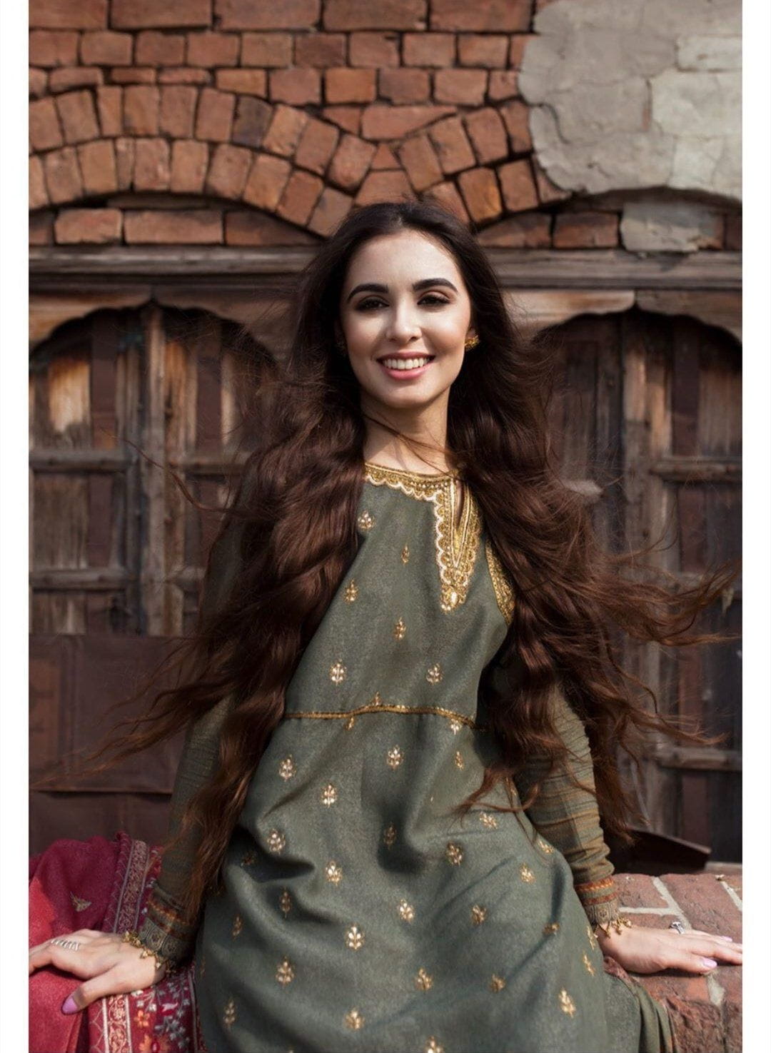 img_qalamkar_winter_shawls_collection_awwal_boutique