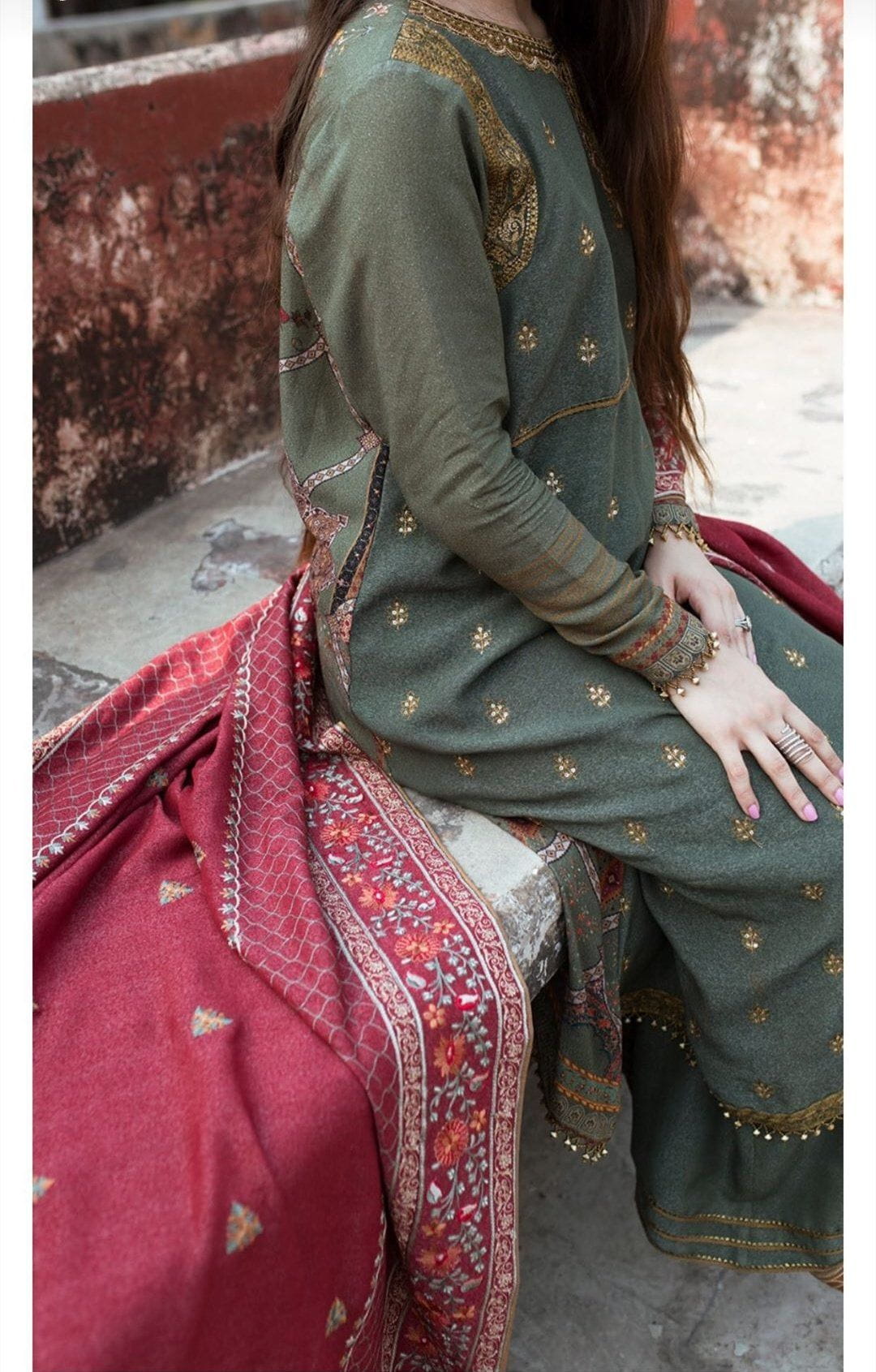 img_qalamkar_winter_shawls_collection_awwal_boutique