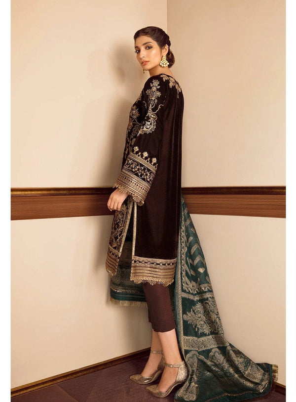 img_baroque_velvet_embroidered_collection_awwal_boutique