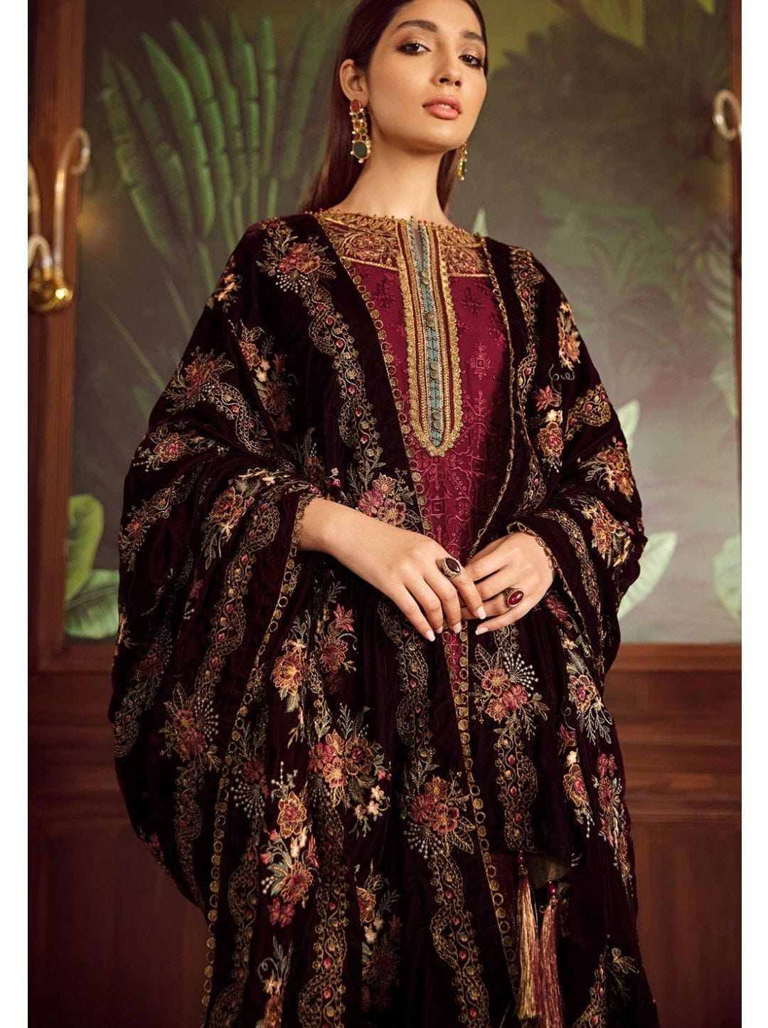 img_baroque_velvet_embroidered_collection_awwal_boutique