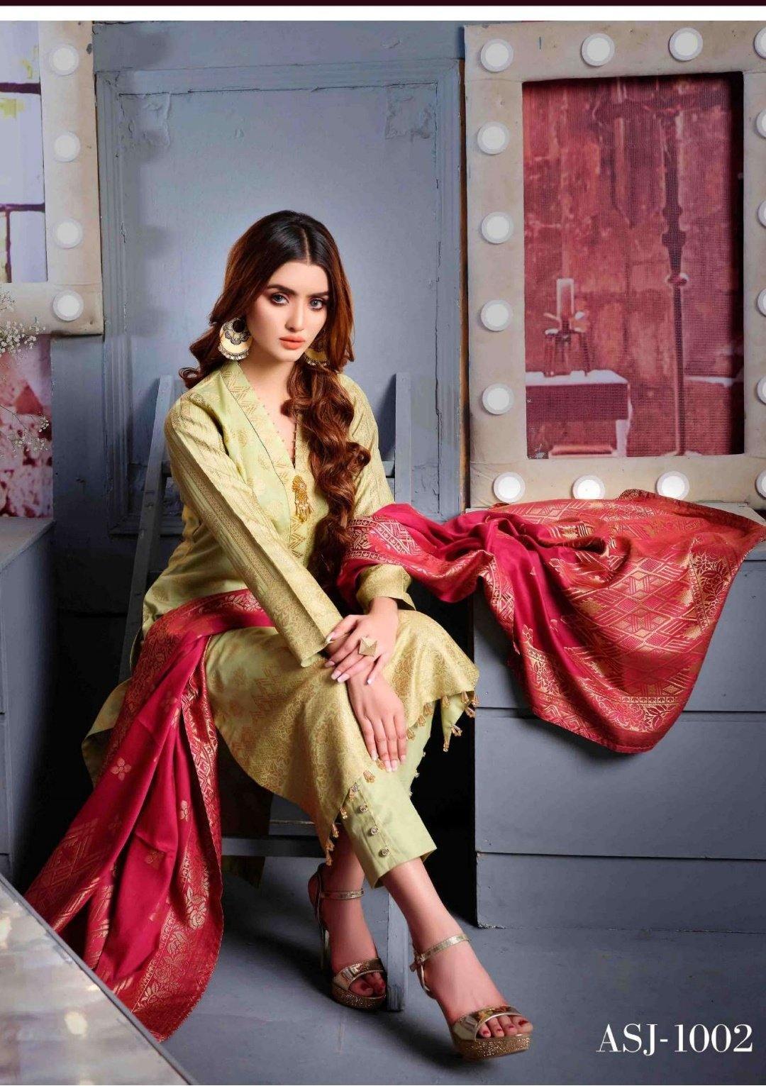 img_amna_sohail_cambric_banarsi_collection_awwal_boutique