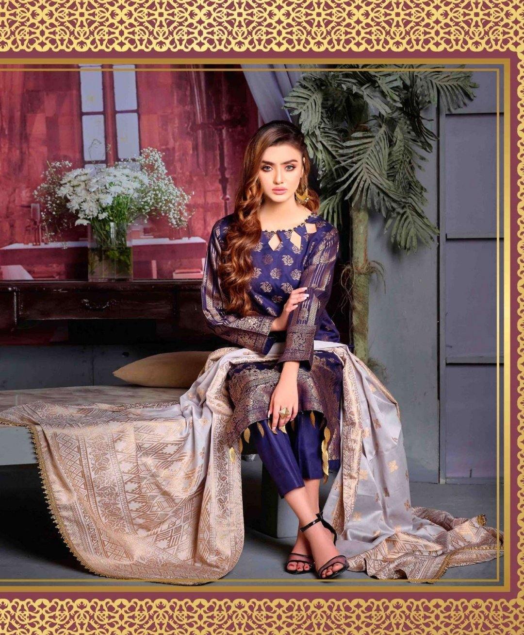 img_amna_sohail_cambric_banarsi_collection_awwal_boutique