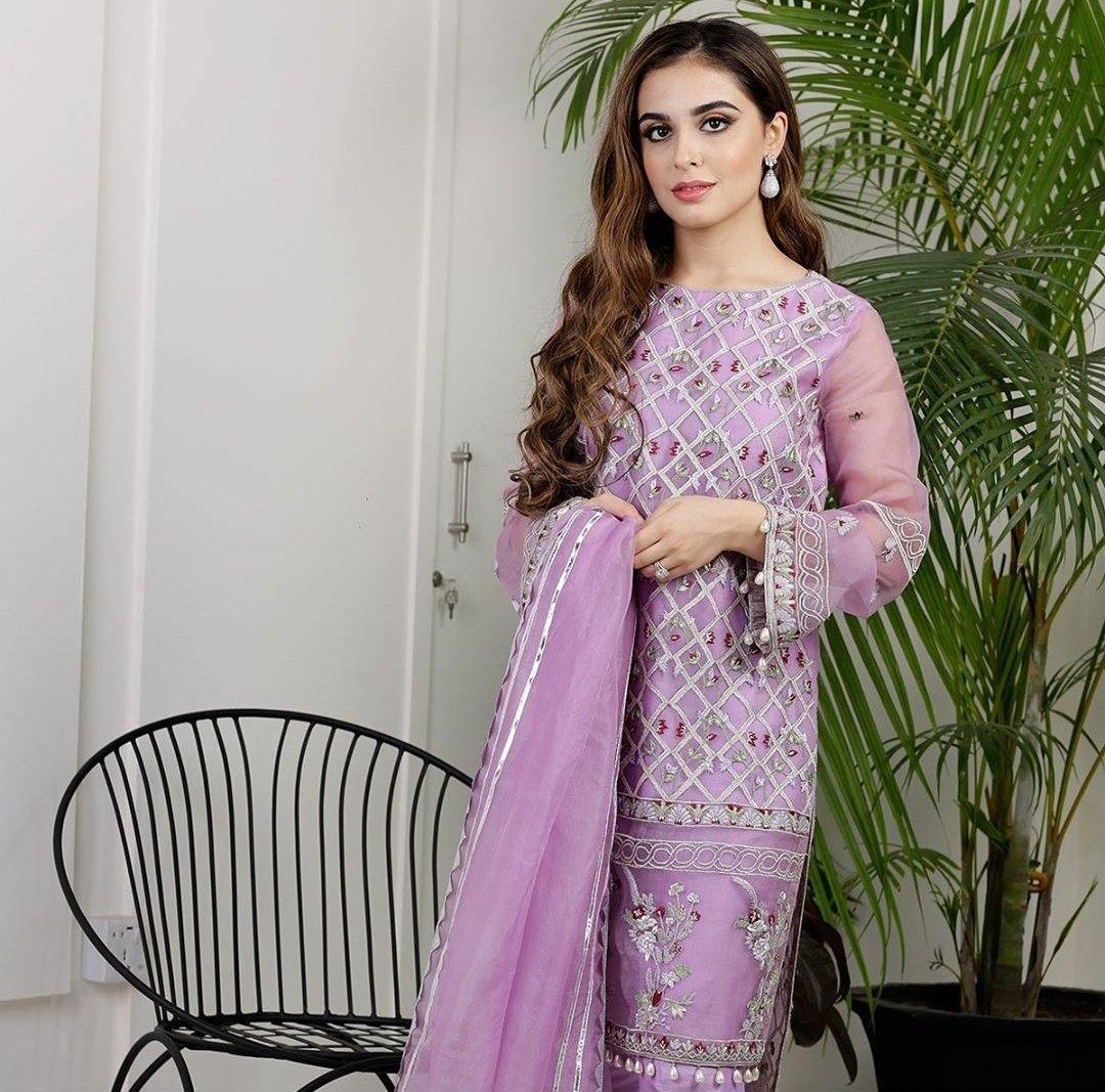 img_qalamkar_faiza_saqlain_chiffon_wedding_edition_awwal_boutique