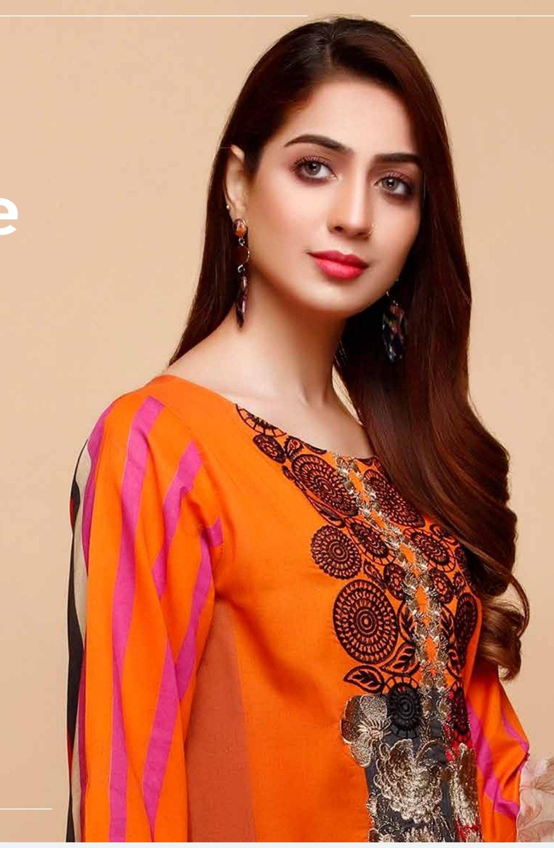 img_charizma_infinity_lawn_collection_awwal_boutique