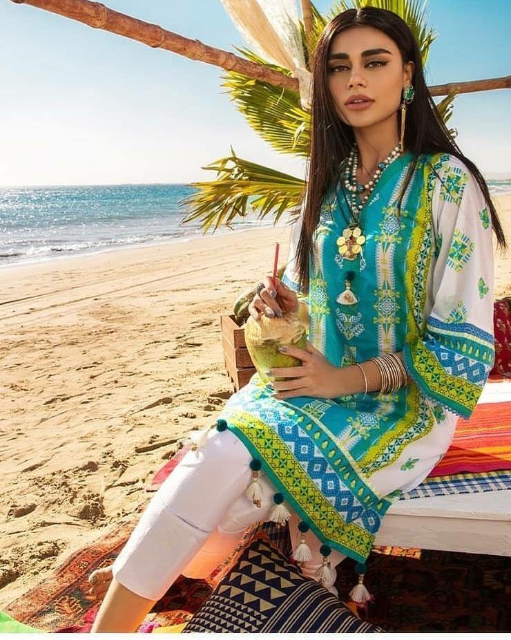 img_khaadi_embroidered_lawn_collection_2020_awwal_boutique