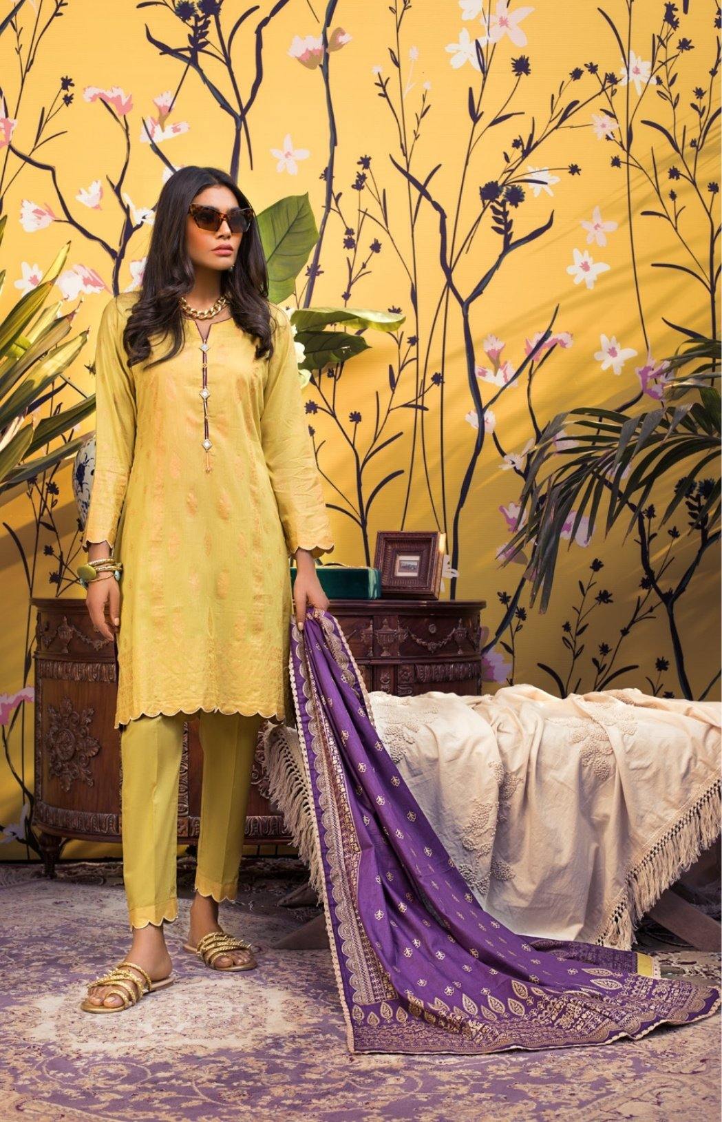 img_zs_textiles_banarsi_lawn_collection_awwal_boutique