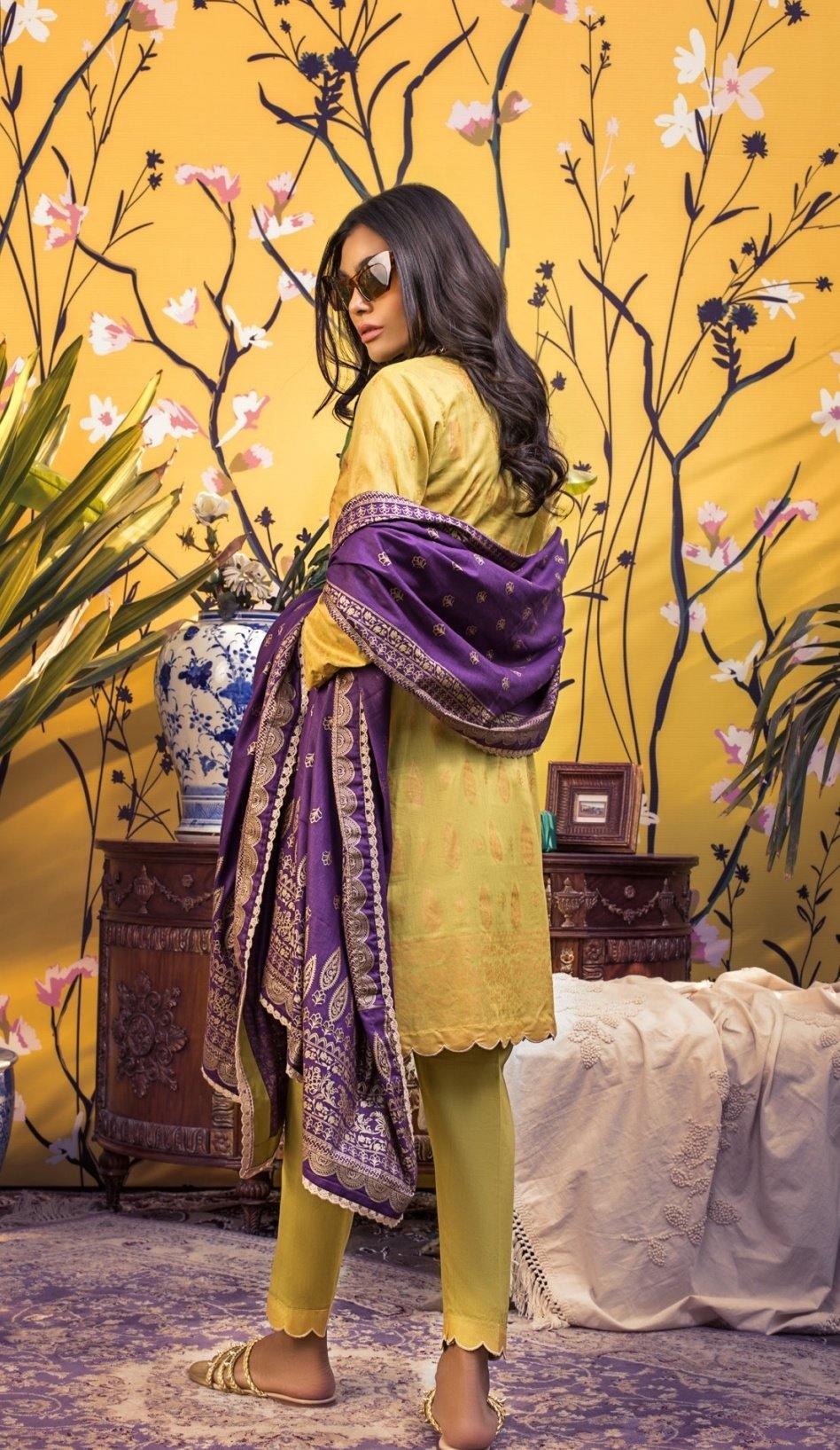 img_zs_textiles_banarsi_lawn_collection_awwal_boutique